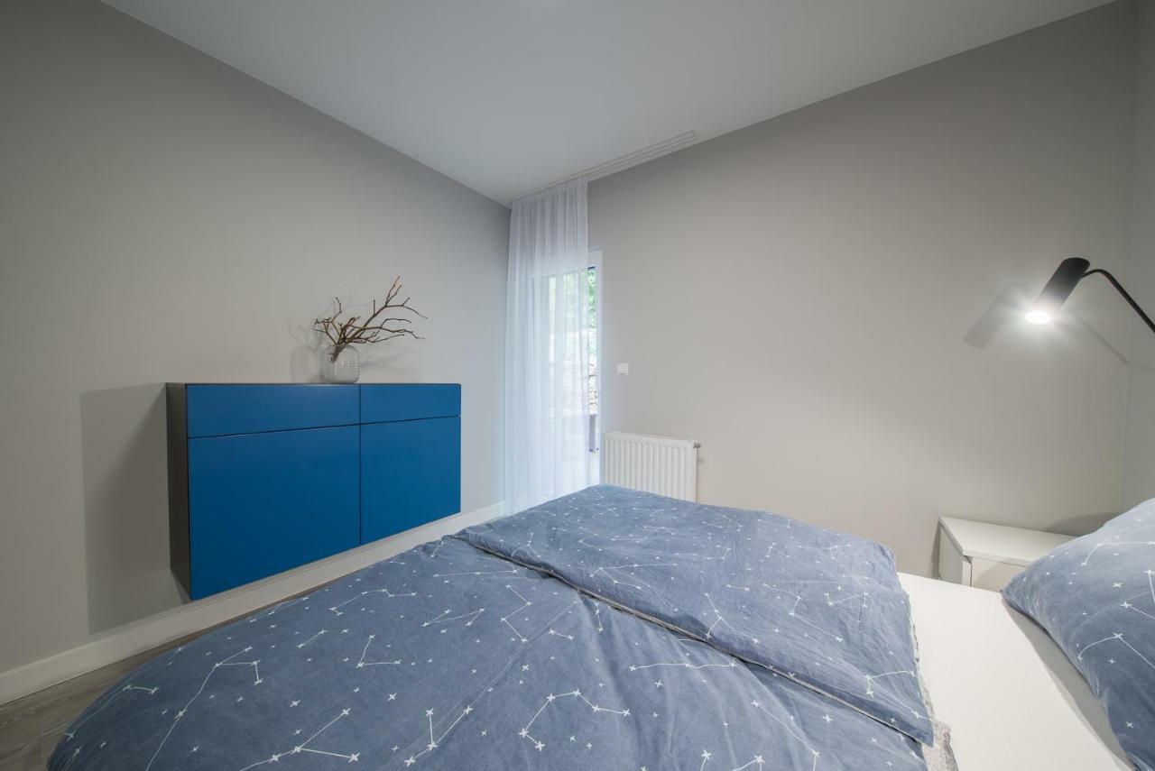 Апартаменты Apartament Pod Lasem Щирк Экстерьер фото